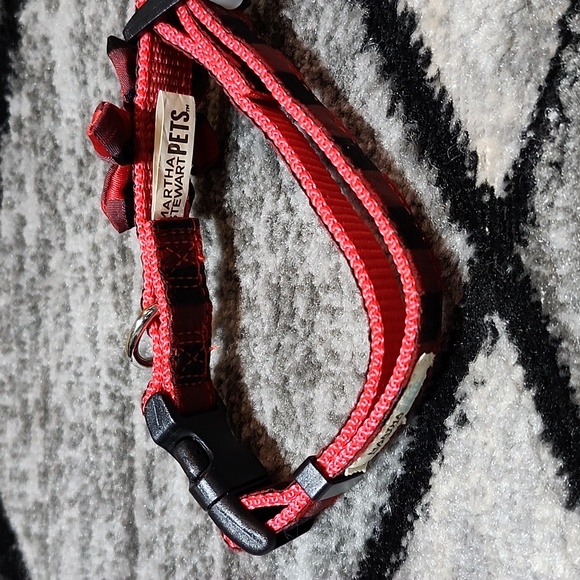 MARTHA STEWART PETS  FLOWER RED  & BLACK PLAID FASHION COLLAR 15" SMALL - Picture 5 of 11